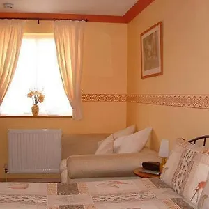  Country house Greenways Lodge, Stansted Airport.